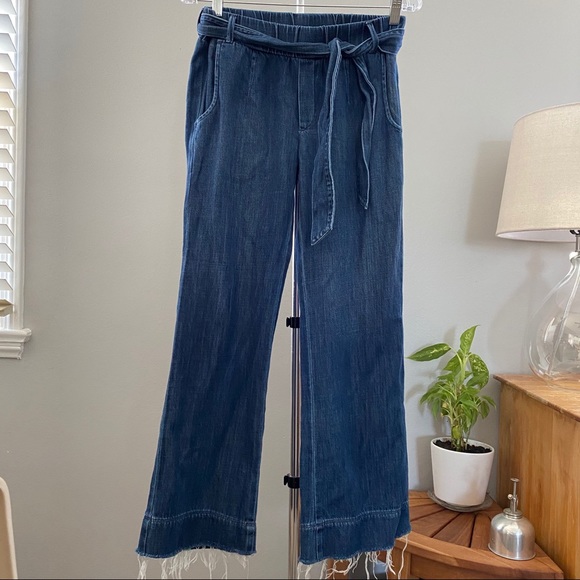 belted denim pants